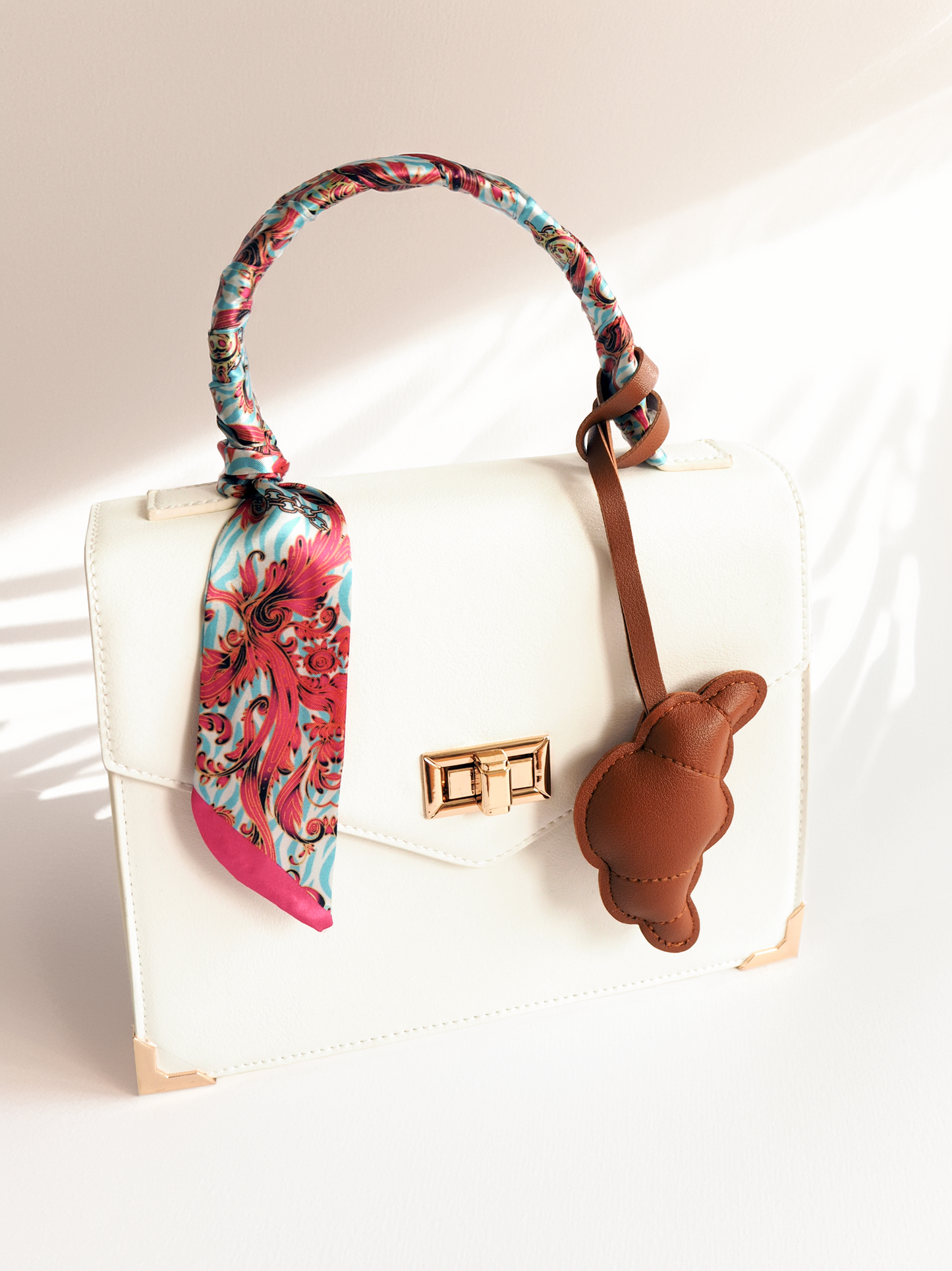 Taschen-Charm Croissant Marli Designstudio