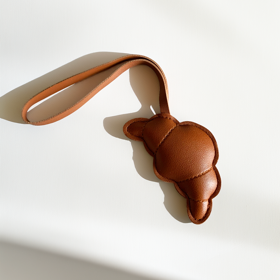 Taschen-Charm Croissant Marli Designstudio