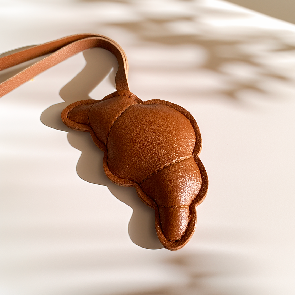 Taschen-Charm Croissant Marli Designstudio