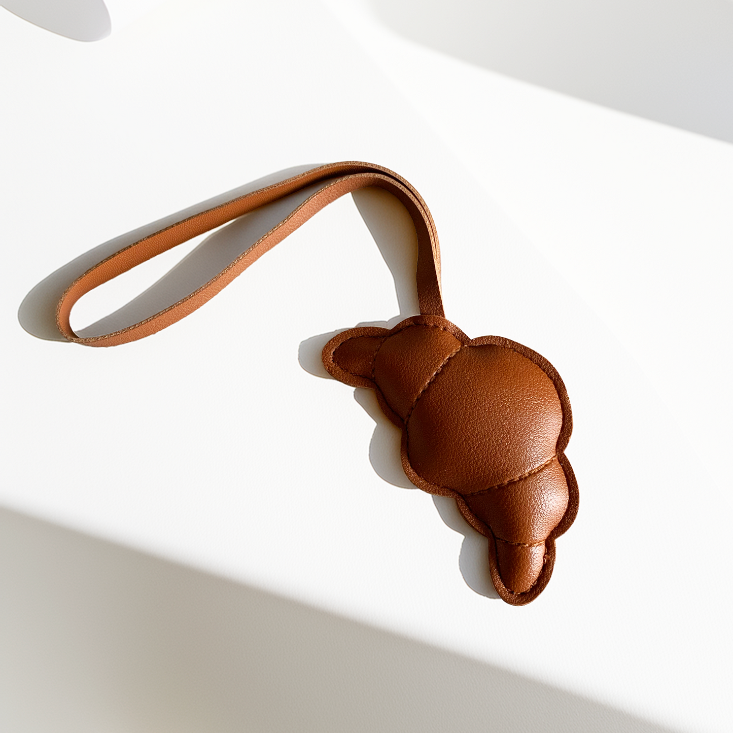 Taschen-Charm Croissant Marli Designstudio