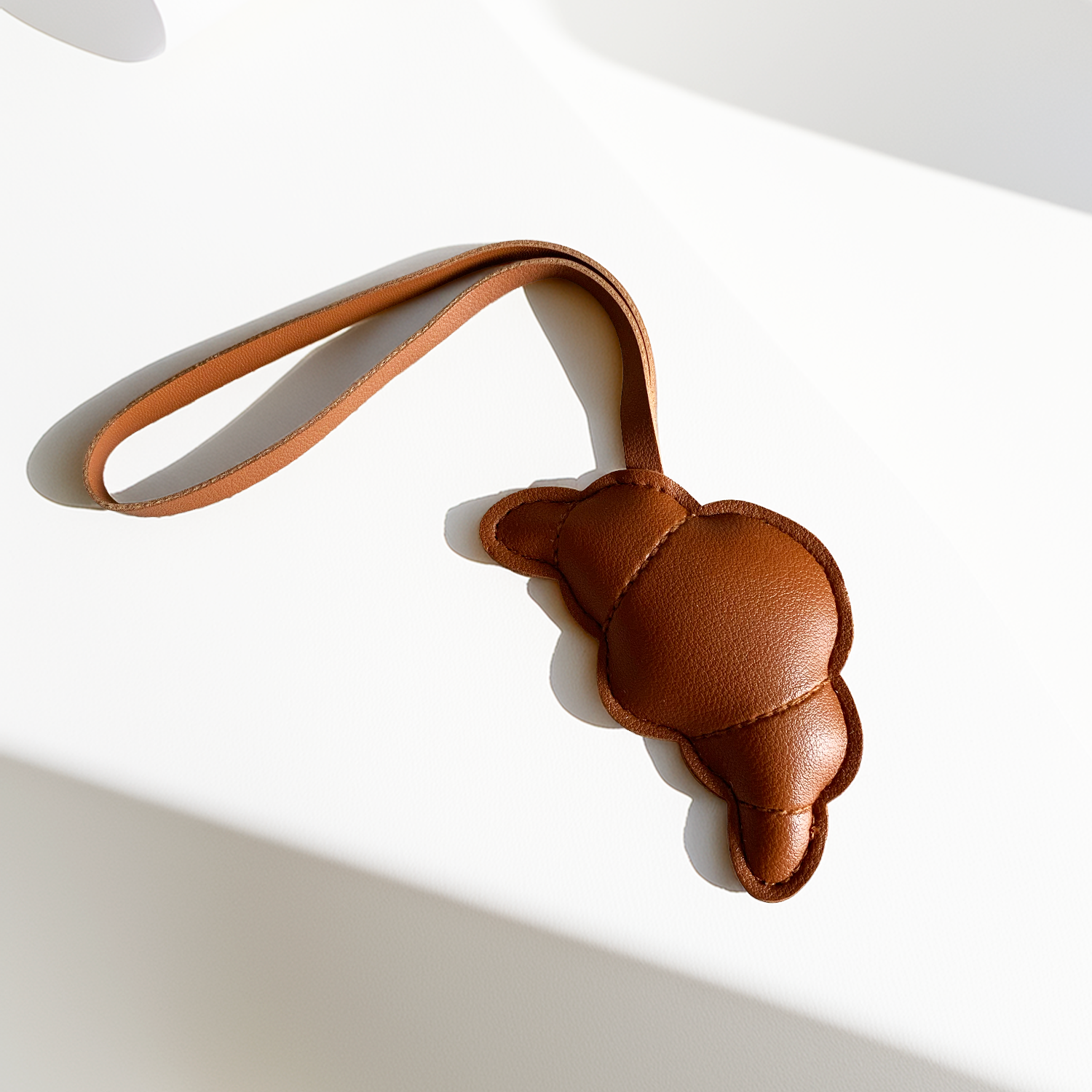 Taschen-Charm Croissant Marli Designstudio