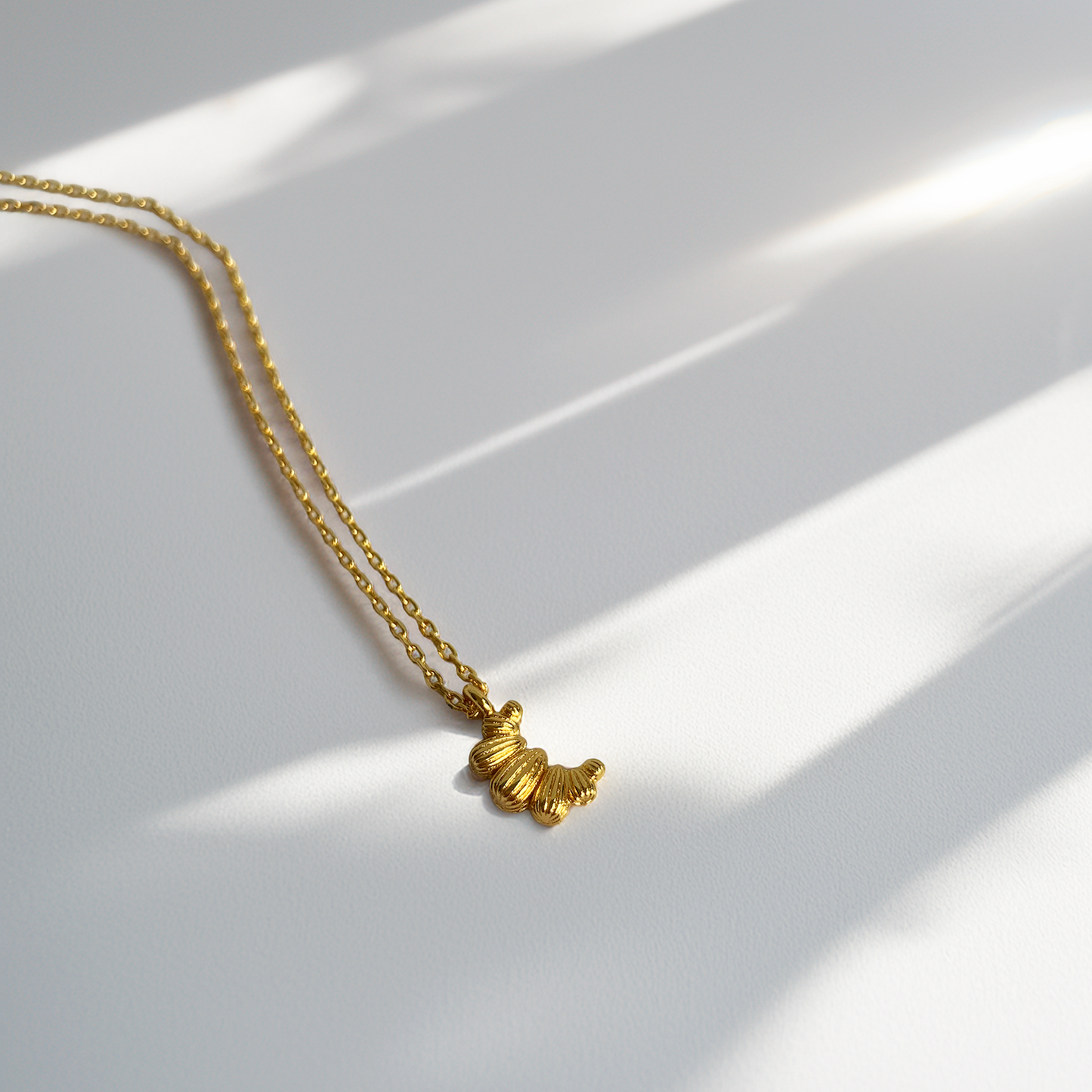 Halskette Croissant Marli Designstudio